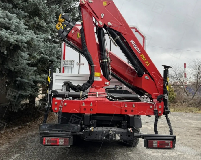 Передвижная маслостанция Камаз 43118 (6+2 места, с бортовой платформой)