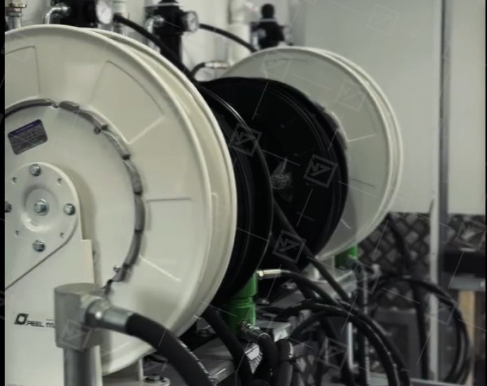 Передвижная маслостанция Камаз 43118 (6+2 места, с бортовой платформой)