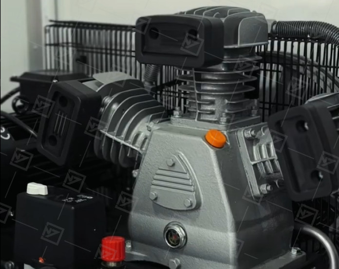 Передвижная маслостанция Камаз 43118 (6+2 места, с бортовой платформой)