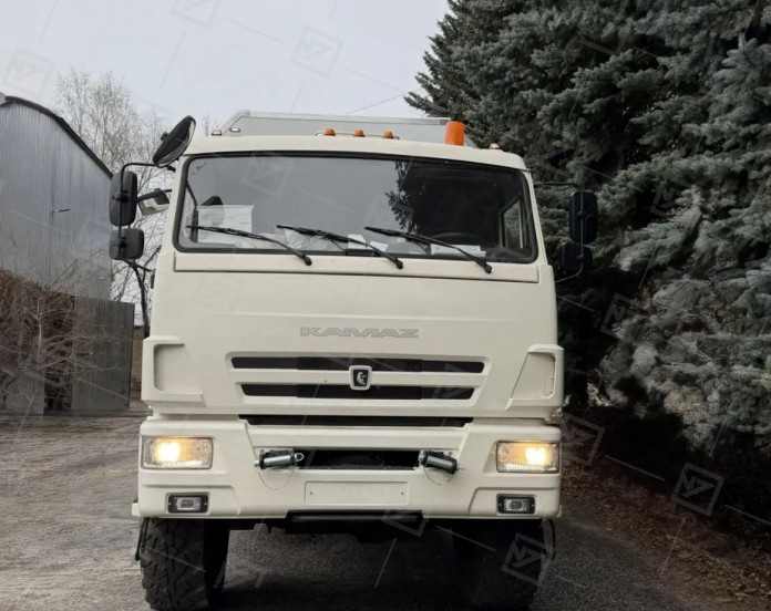 Передвижная маслостанция Камаз 43118 (6+2 места, с бортовой платформой)