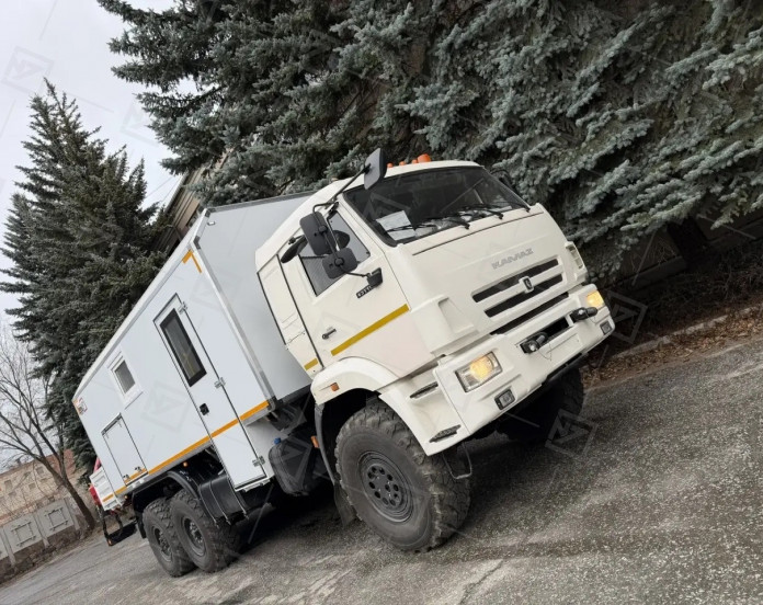 Передвижная маслостанция Камаз 43118 (6+2 места, с бортовой платформой)