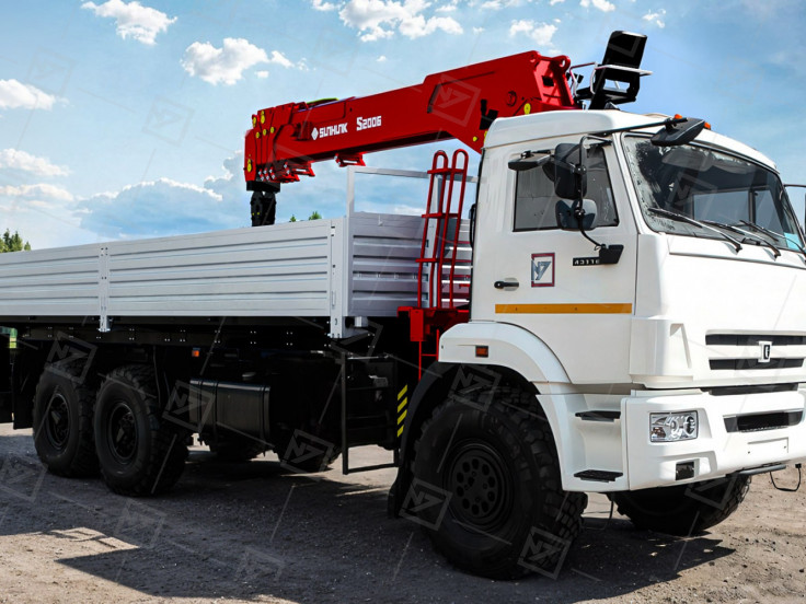 Бортовой автомобиль Камаз 43118-50 с КМУ Sunhunk S-2006
