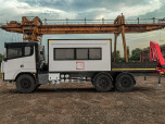 2.5 Вахтовый автобус Shacman 16 мест с бортовой платформой и КМУ