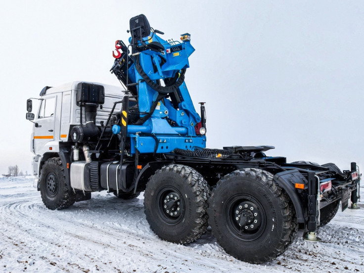 Седельный тягач Камаз 43118 с КМУ ИМ-240-04